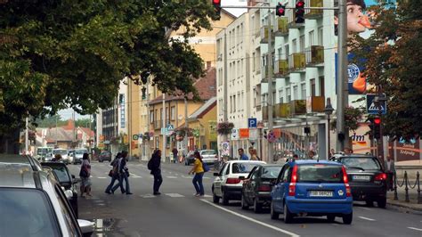 mozaik sifok|Alig lehet közlekedni, buszokra ültetnék a siófoki。